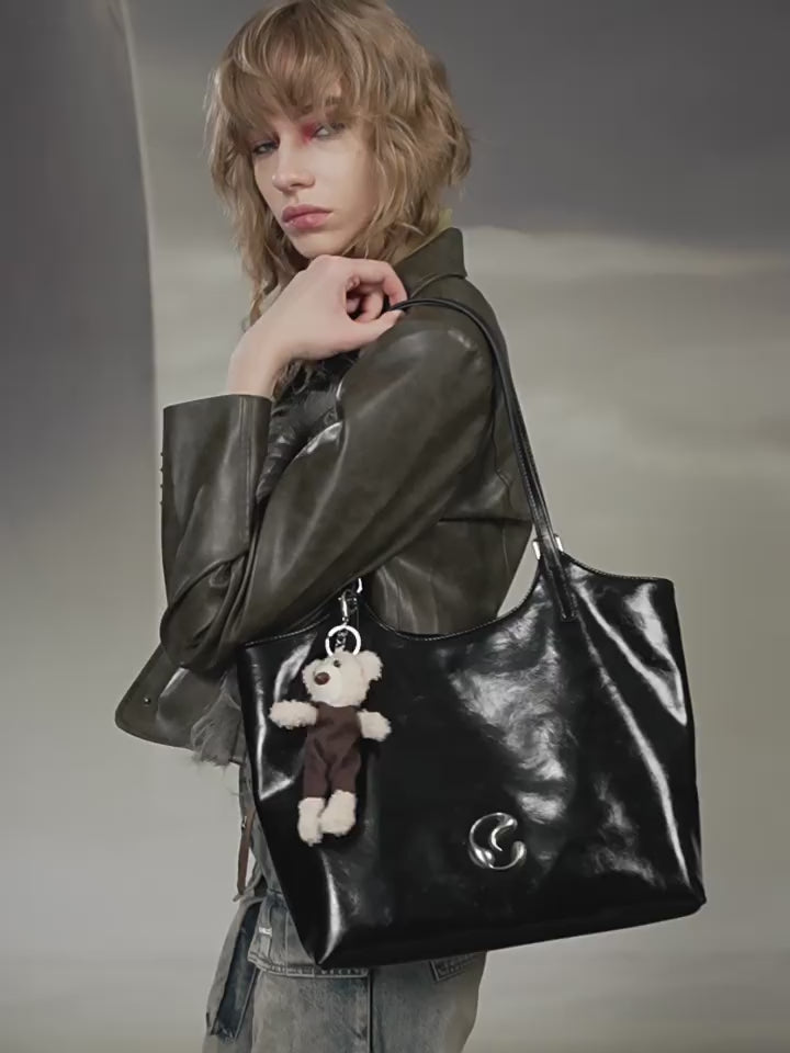 Load video: JACD Signature Black Tote – Original Design with Elevated Simplicity